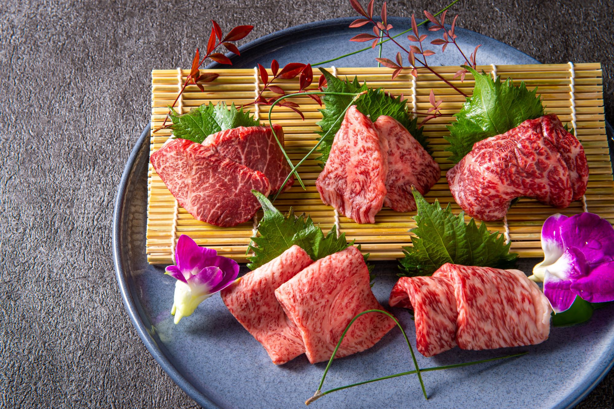 Assorted A5 wagyu yakiniku platter at 芦屋焼肉 結 YUI, a yakiniku restaurant in Ashiya, Hyogo, near Kobe