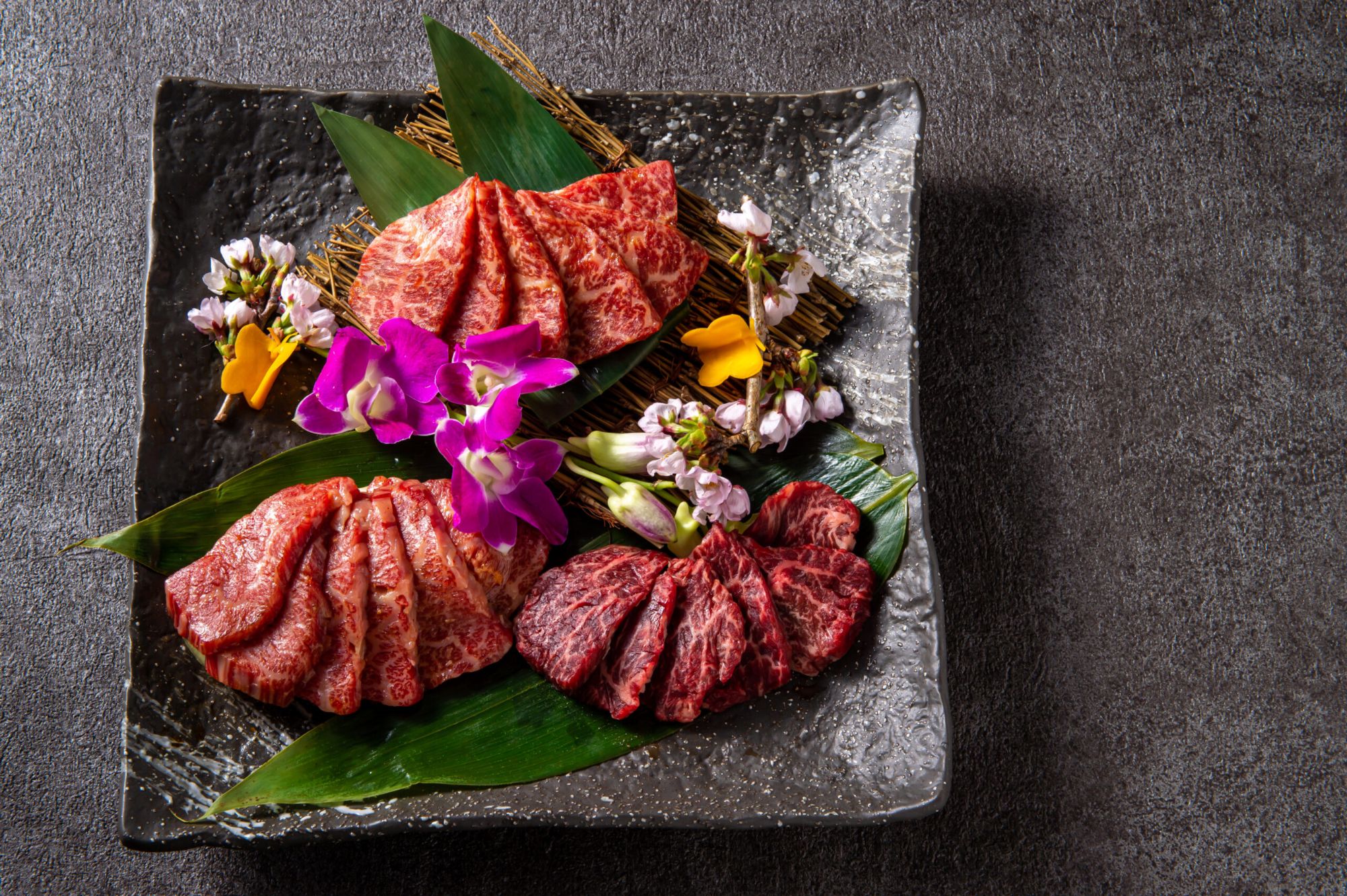 Assorted A5 wagyu yakiniku platter at 大和焼肉 結 YUI, a yakiniku restaurant in Kashihara, Nara